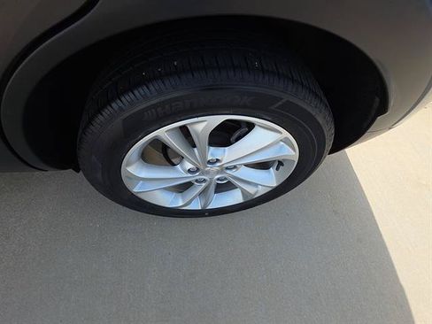 Used 2023 Buick Encore GX Preferred w/ Cold Weather Comfort Package FWD image 10