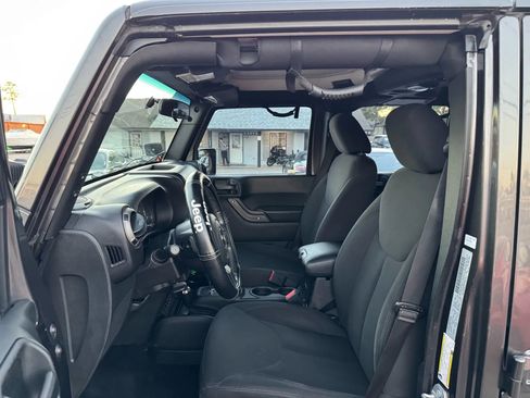 Used 2017 Jeep Wrangler Unlimited Sport w/ Connectivity Group image 22