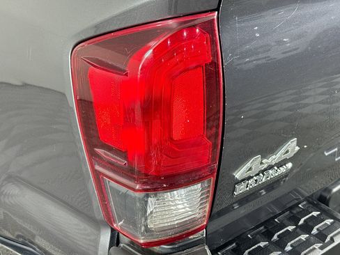 Used 2020 Toyota Tacoma SR image 32