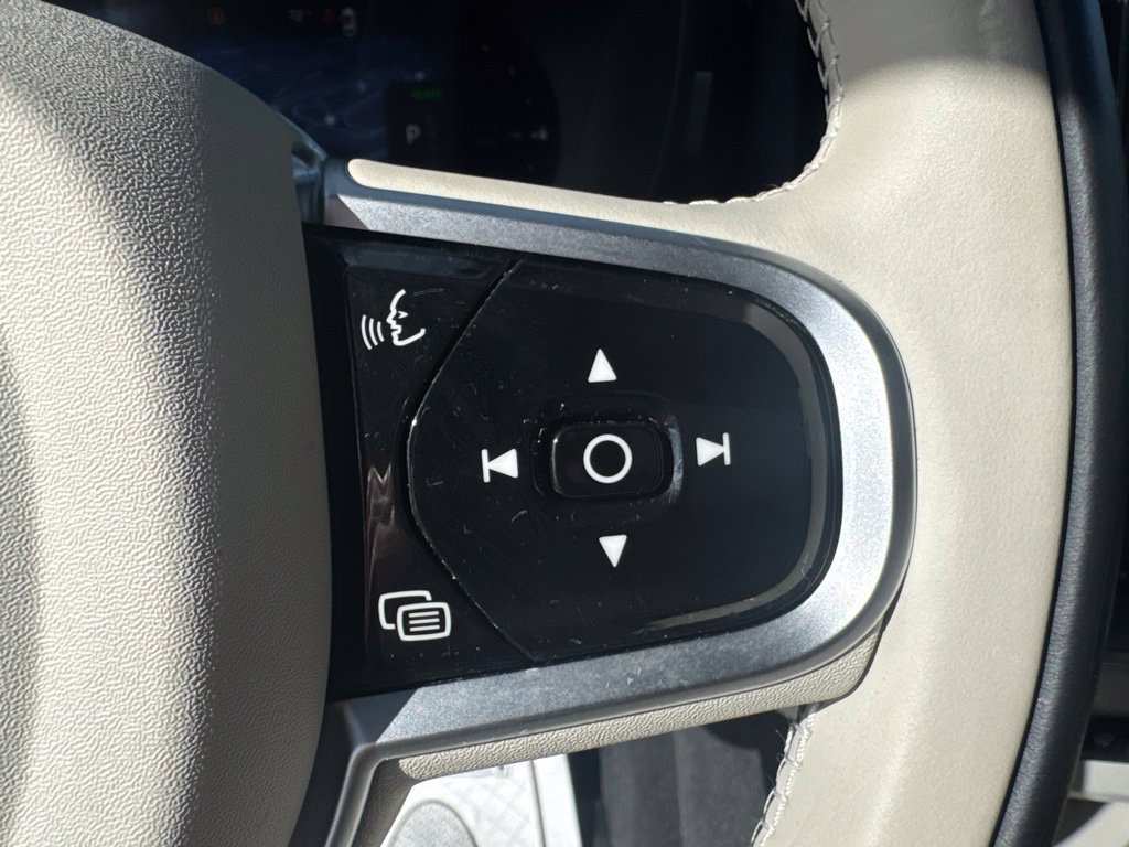 Certified 2025 Volvo XC60 T8 Plus w/ Protection Package Premier AWD/4WD image 23