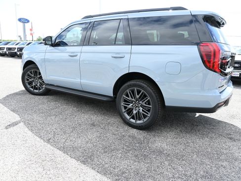 New 2026 Ford Expedition Platinum w/ Stealth Appearance Package AWD/4WD image 8