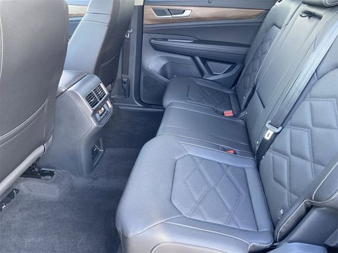 New 2026 Volkswagen Atlas SE image 13