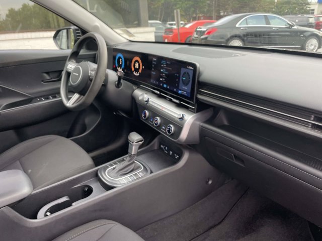 Certified 2024 Hyundai Kona SE FWD image 9