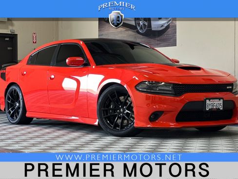 Used 2017 Dodge Charger R/T image 1