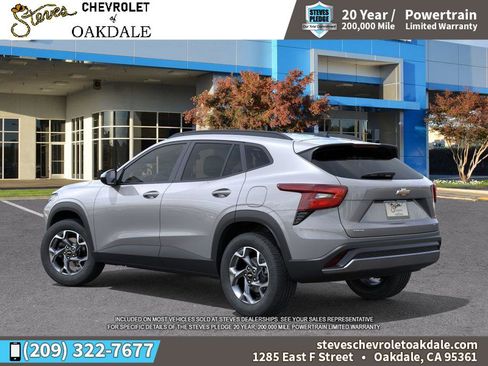 New 2026 Chevrolet Trax LT w/ Driver Confidence Package FWD image 3