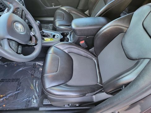 Used 2021 Jeep Cherokee Latitude Plus image 13