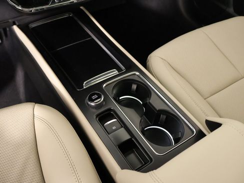 New 2026 Lincoln Corsair Reserve w/ Jet Appearance Package FWD image 9