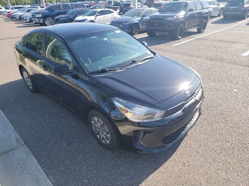Used 2019 Kia Rio S FWD image 2