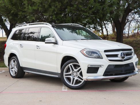 Used 2015 Mercedes-Benz GL 550 4MATIC image 1