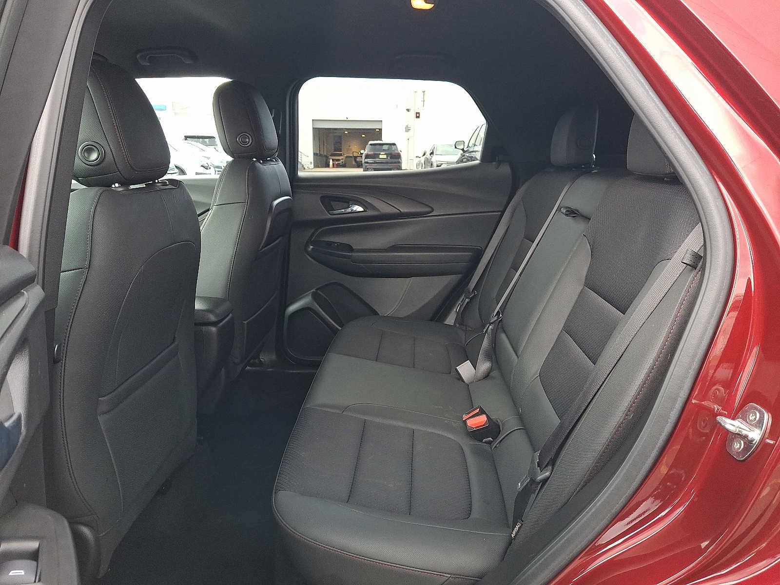Used 2022 Chevrolet TrailBlazer RS w/ Technology Package FWD image 10