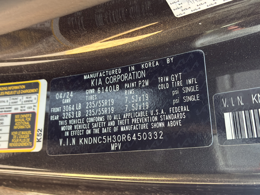Used 2024 Kia Carnival EX FWD image 41