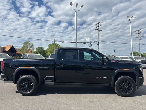 Used 2026 GMC Sierra 2500 AT4 w/ AT4 Premium Plus Package AWD/4WD image 6