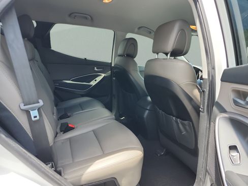 Used 2018 Hyundai Santa Fe Sport FWD image 19