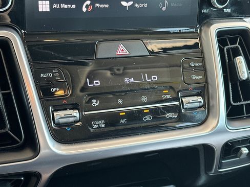 Used 2021 Kia Sorento S FWD image 21