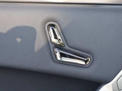 Used 2023 BMW iX xDrive50 w/ Ultimate Package 2 image 25