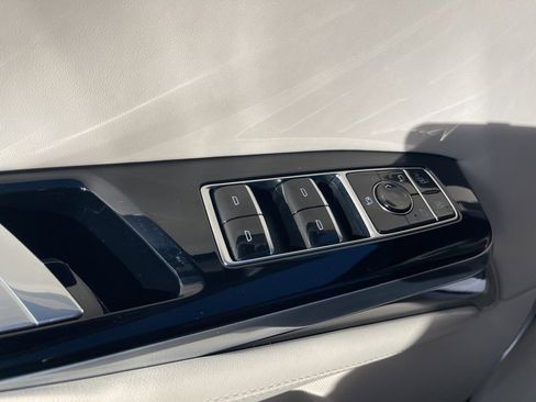 Used 2025 Cadillac Escalade ESV Sport Platinum image 42