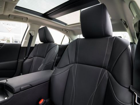 New 2025 Lexus ES 350 Luxury image 13