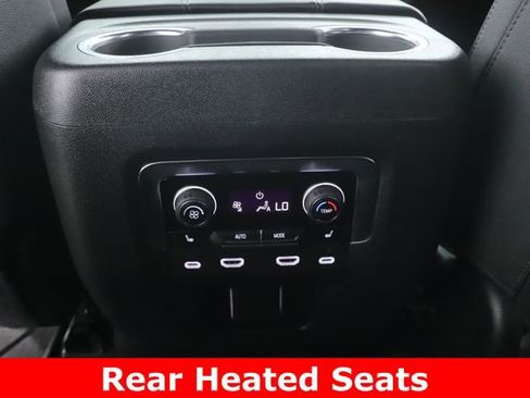 Used 2024 Chevrolet Suburban Z71 w/ Z71 Off-Road Package AWD/4WD image 31