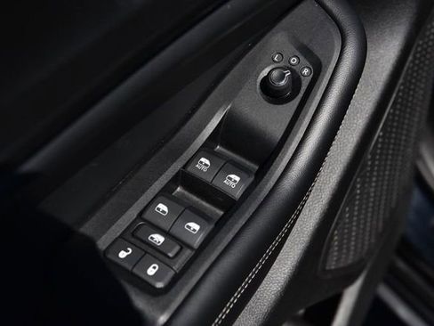 Used 2024 Jeep Grand Cherokee Altitude AWD/4WD image 8