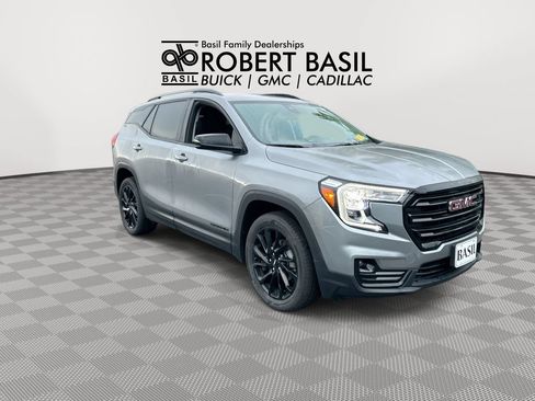 Used 2023 GMC Terrain SLT w/ Elevation Edition AWD/4WD image 2