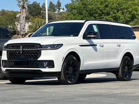 New 2026 Lincoln Navigator L Reserve w/ Jet Appearance Package AWD/4WD image 7