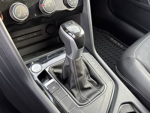 Used 2023 Volkswagen Taos SE image 13