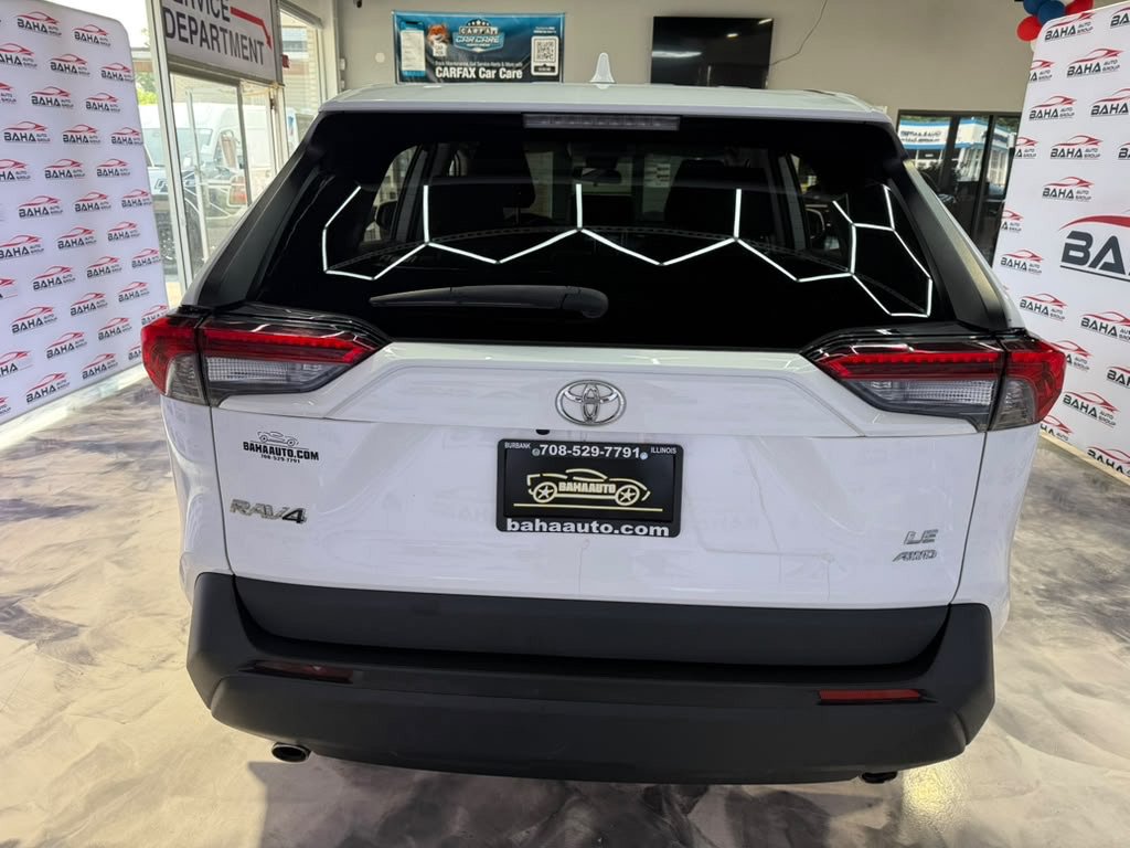 Used 2022 Toyota RAV4 LE AWD/4WD image 6