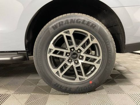 New 2025 Ford Expedition Active image 10