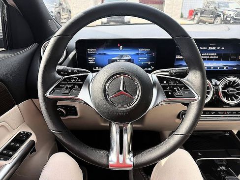 Used 2026 Mercedes-Benz GLA 250 4MATIC image 10
