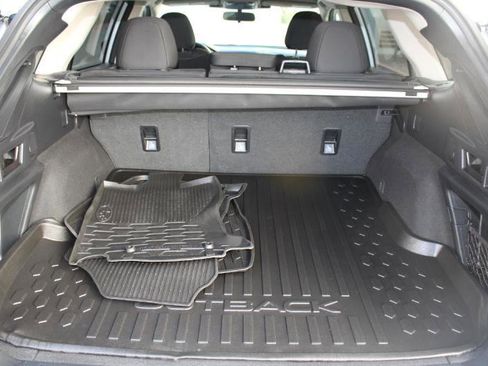 Used 2025 Subaru Outback AWD/4WD image 13
