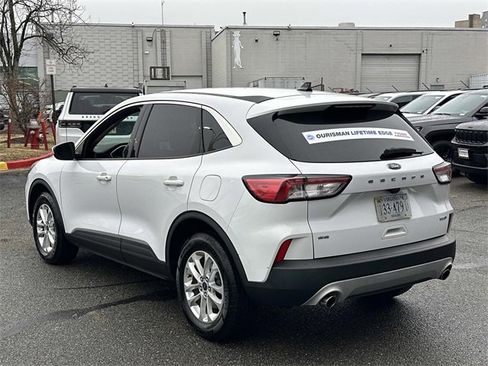 Used 2020 Ford Escape SE image 4