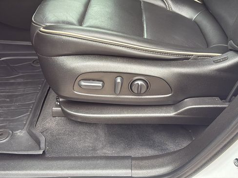 Used 2023 Chevrolet Traverse Premier w/ Redline Edition image 10