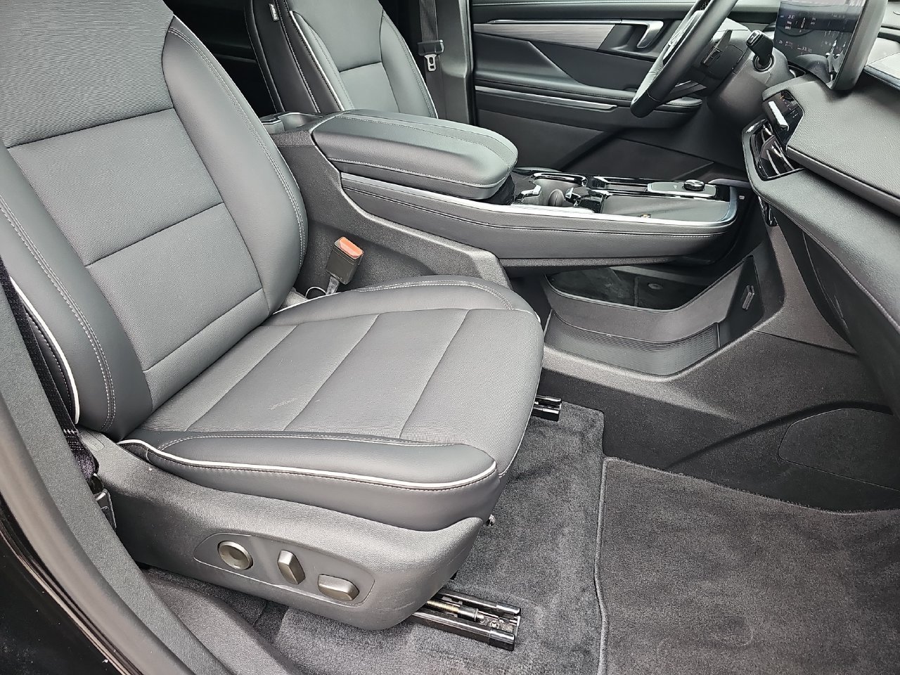 Used 2026 Buick Enclave Preferred w/ Power Package FWD image 13