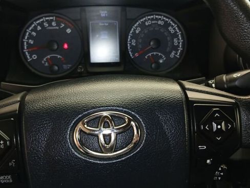 Used 2020 Toyota Tacoma SR image 14