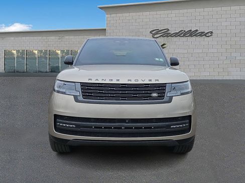 Used 2024 Land Rover Range Rover Long Wheelbase SE image 2