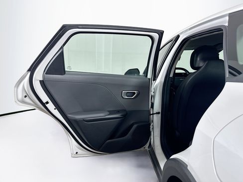 Used 2025 Kia K4 FWD image 25