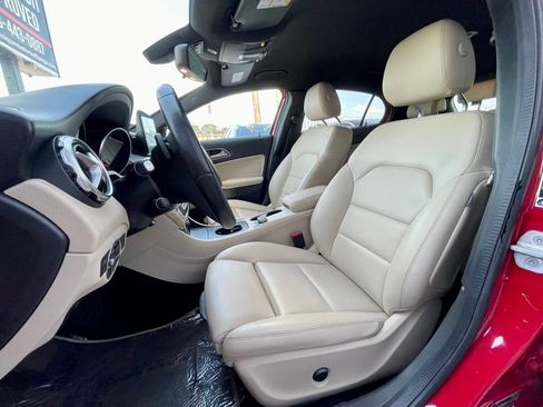 Used 2018 Mercedes-Benz GLA 250 image 29