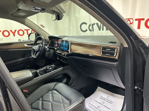 Used 2025 Volkswagen Atlas SE AWD/4WD image 10