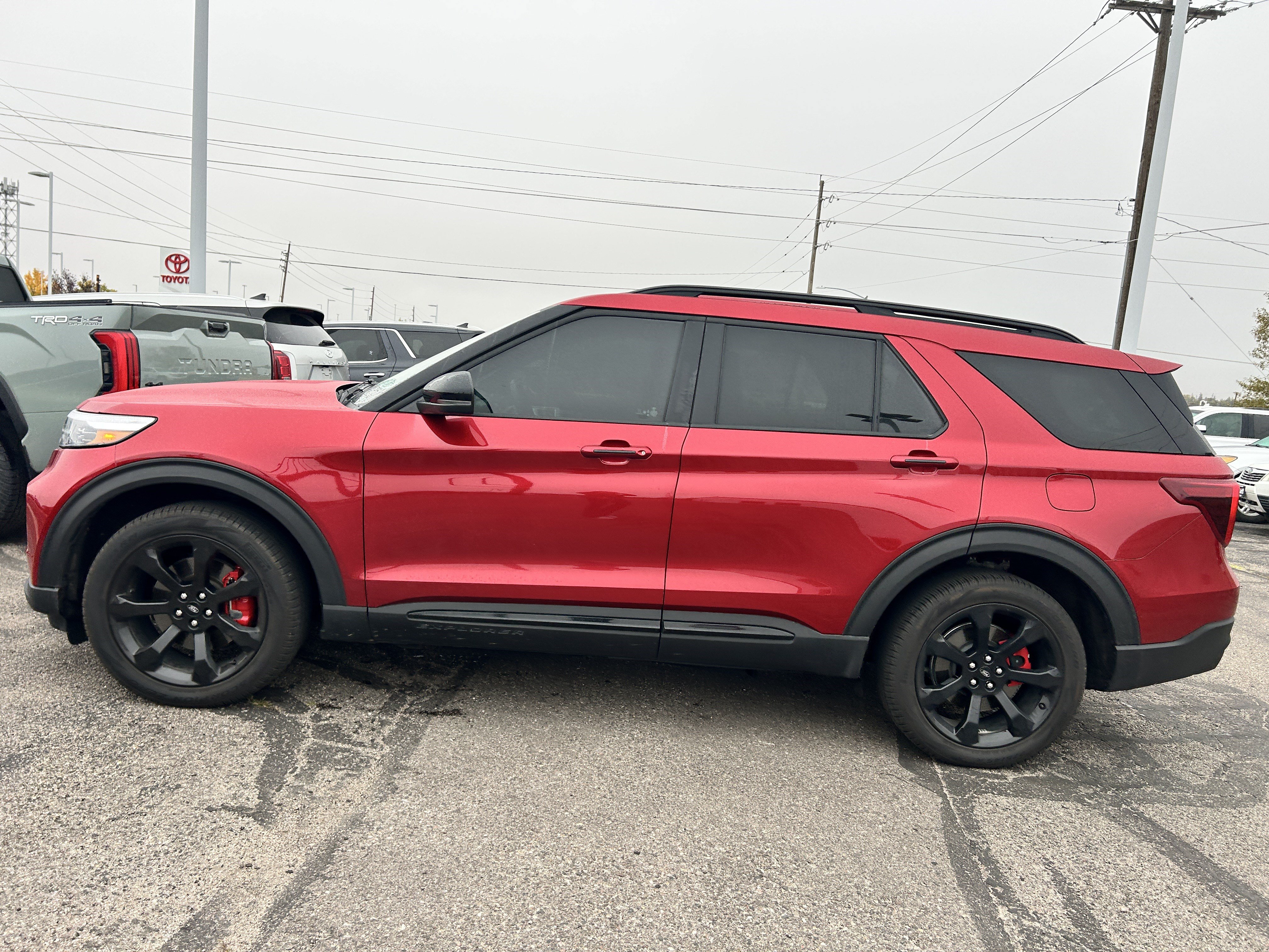Used 2023 Ford Explorer ST w/ Equipment Group 401A AWD/4WD image 2