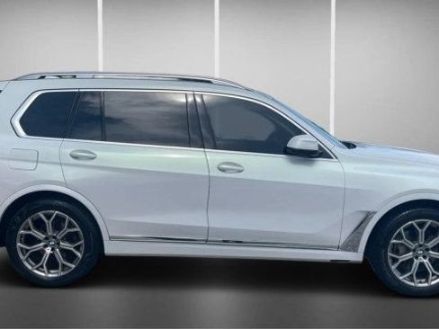 Used 2023 BMW X7 xDrive40i AWD/4WD image 3