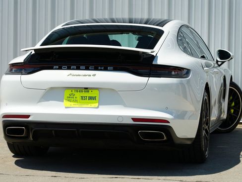 Used 2021 Porsche Panamera 4S w/ Premium Package image 5