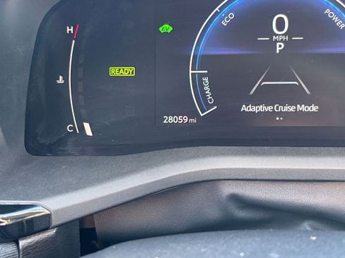 Used 2025 Toyota Camry LE image 34