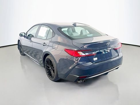 Used 2025 Toyota Camry SE image 5