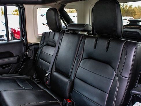 Used 2023 Jeep Wrangler Unlimited Sahara image 34