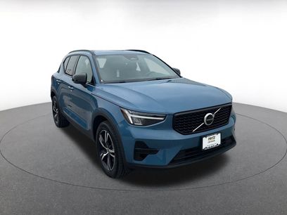 Used 2024 Volvo XC40 B5 Core