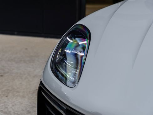 New 2026 Porsche Macan image 18