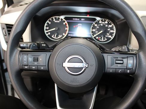 Used 2023 Nissan Rogue SV FWD image 33