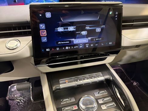 New 2026 Lincoln Nautilus Premier image 20