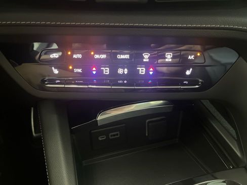 Used 2023 Buick Envision Essence w/ Sport Touring Package image 29