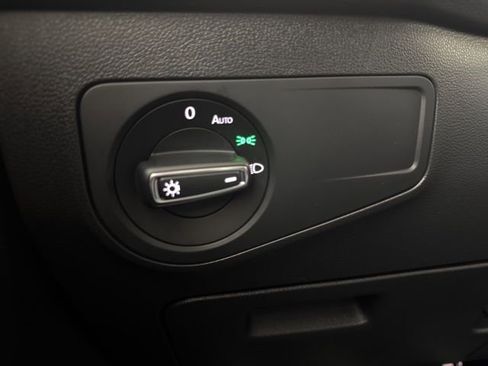 Certified 2023 Volkswagen Tiguan SE R-Line image 20